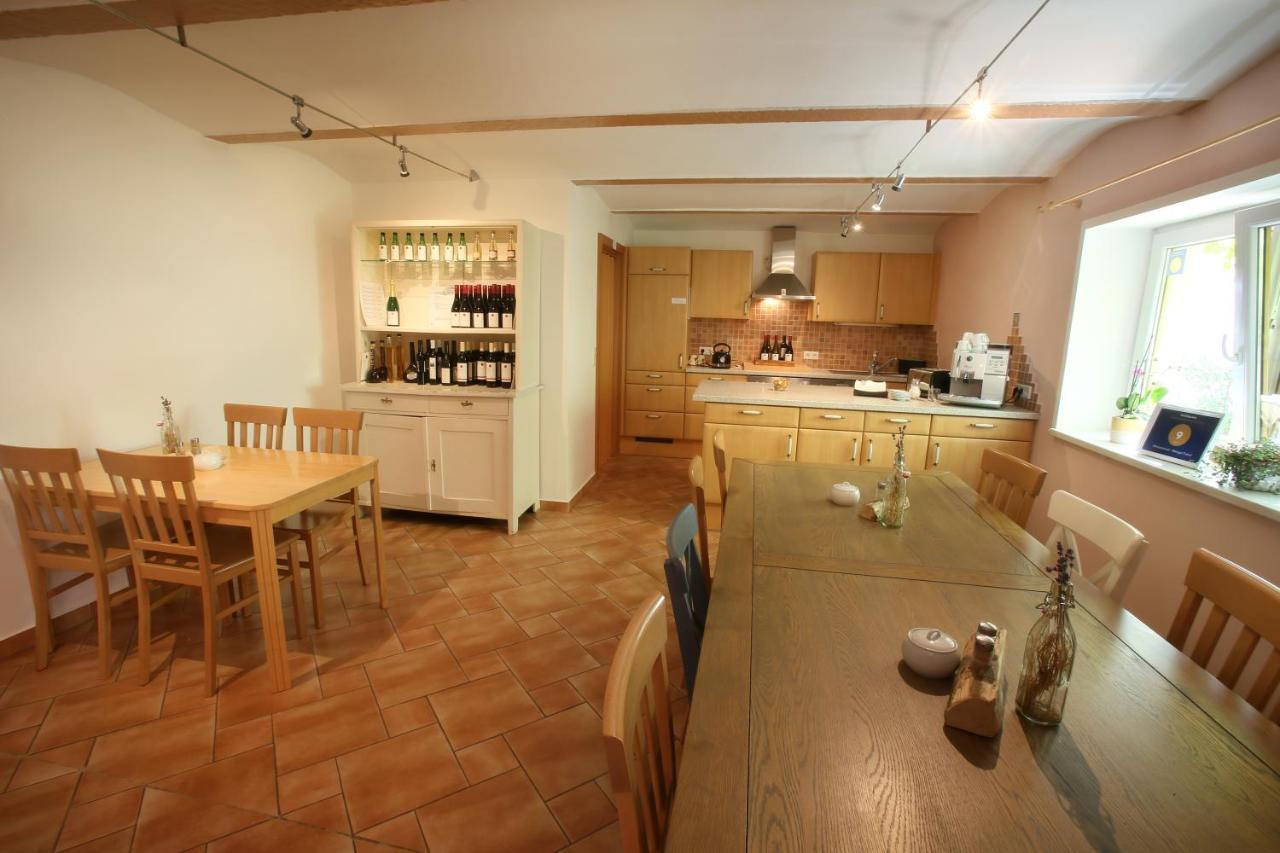 Winzerzimmer - Weingut Tinhof Eisenstadt Exterior photo
